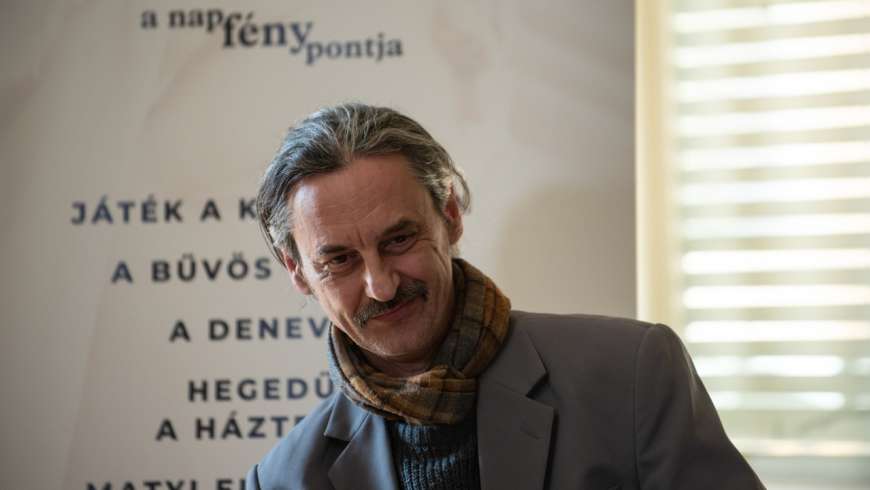 Kakukkfészek, Szegezdi Róbert